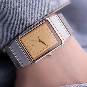 Vintage 1985 Seiko ARC Tank 1221-5740 Men’s Watch 
Gold-Plated